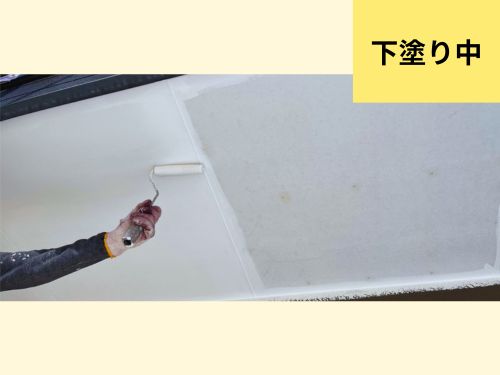 黒石市で行った軒天など建物天井面の下塗り作業