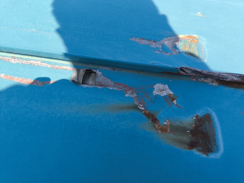 黒石市・平川市｜雪止めが外れた屋根を放置すると危険！実例写真で解説