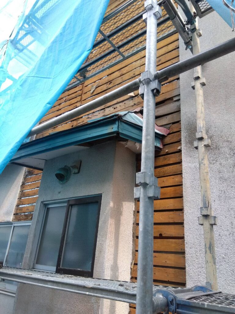 黒石市 S様邸 外壁修理事例｜雪害による破損をモルタル補修で丁寧に修復
