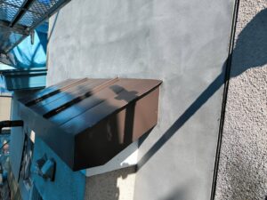 黒石市 外壁修理 モルタル付けおくり仕上げで表面をなめらかに整えた様子｜施工事例