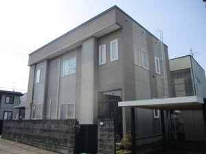 弘前市A様邸 外壁塗装前の現地調査 全景 ペイントホームズ黒石・平川店